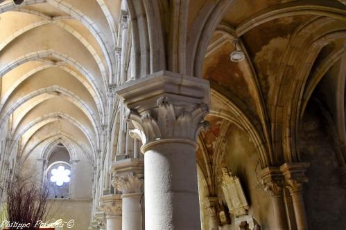 Intérieur de l'Église de Montreuillon Nièvre Passion