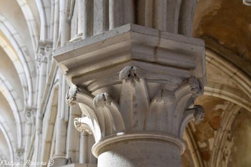 Intérieur de l'Église de Montreuillon Nièvre Passion