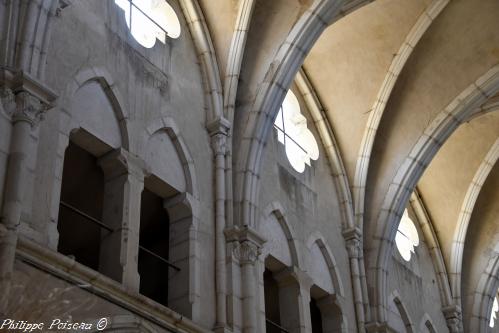 Intérieur de l'Église de Montreuillon Nièvre Passion