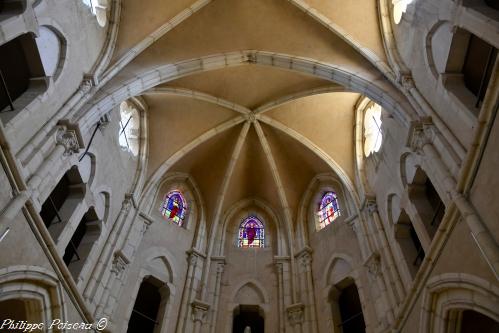 Intérieur de l'Église de Montreuillon Nièvre Passion