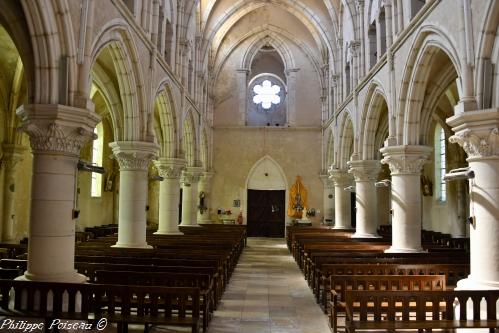 Intérieur de l'Église de Montreuillon