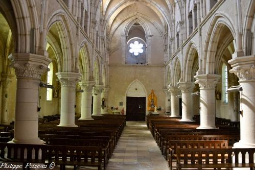 Intérieur de l'Église de Montreuillon Nièvre Passion