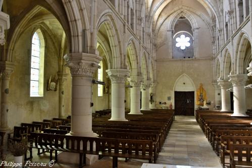 Intérieur de l'Église de Montreuillon Nièvre Passion