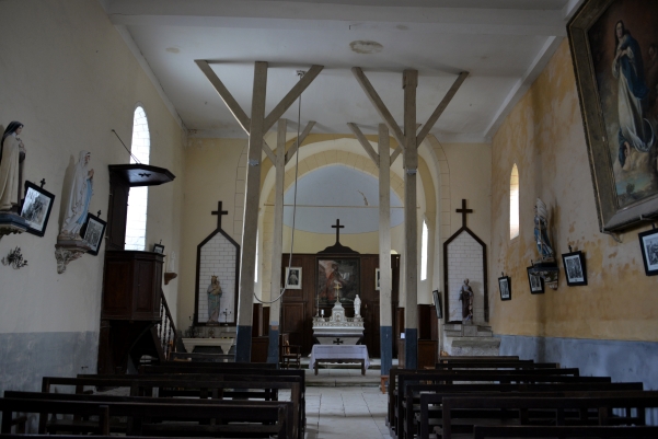 Intérieur de l'église de Tronsanges