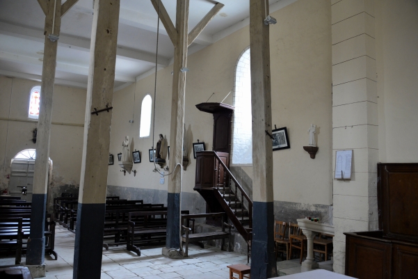 Intérieur de l'église de Tronsanges
