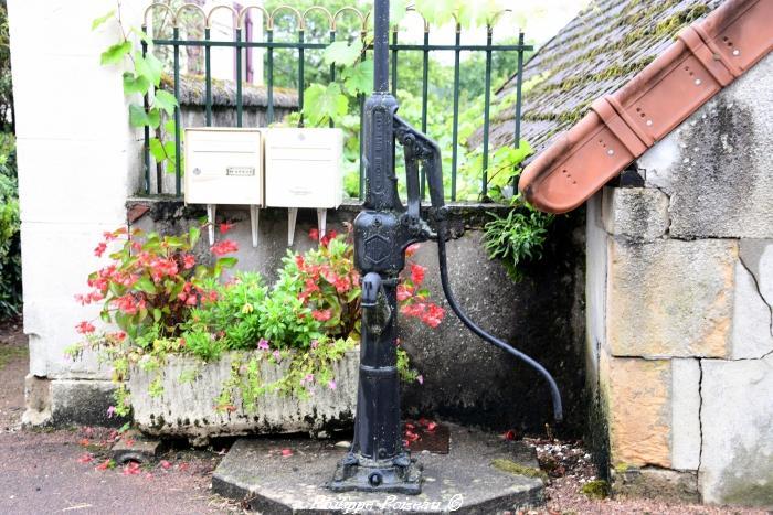 Pompe de La Celle sur Nièvre un patrimoine vernaculaire