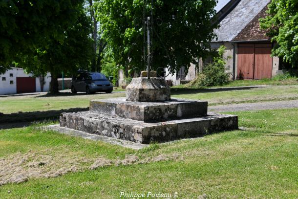 La Croix de Montigny-sur-Canne 