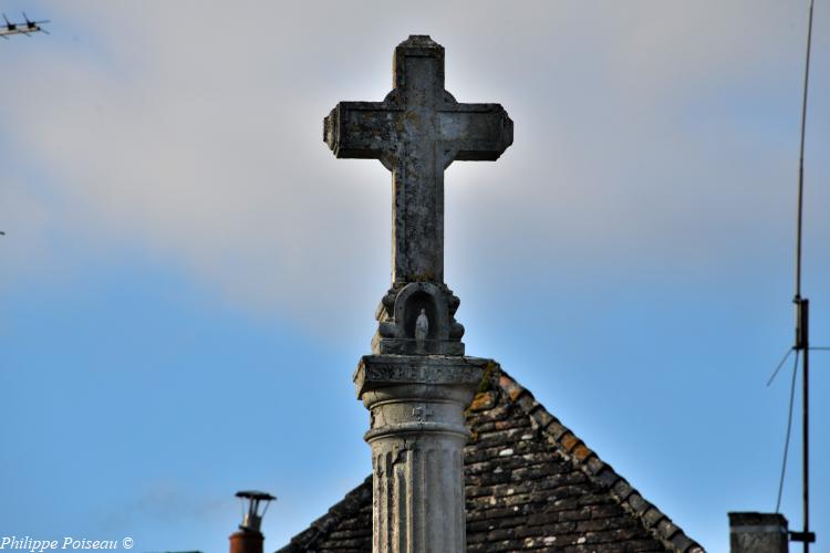 La croix Saint Pèlerin d'Entrains sur Nohain