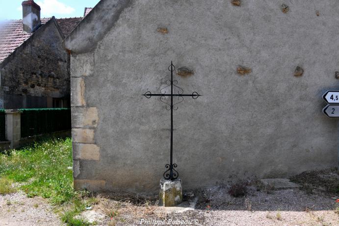 La croix du lavoir de Charlay