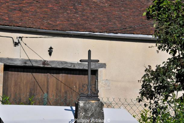La petite croix de Cropigny