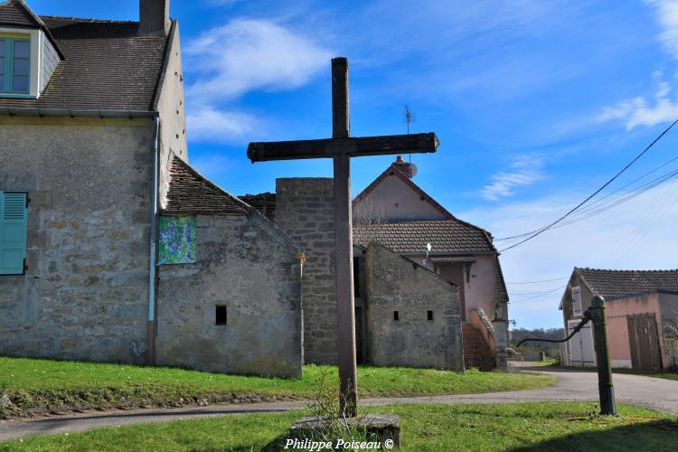 La croix monumentale de Cuzy un patrimoine