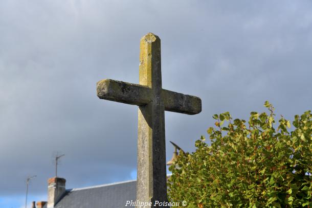 croix de L'église de Rouy 