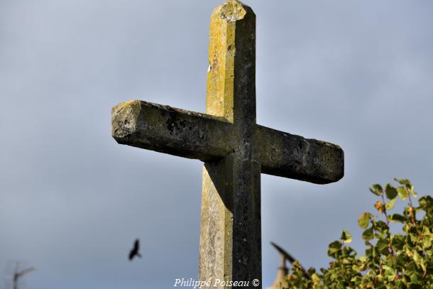 croix de L'église de Rouy 