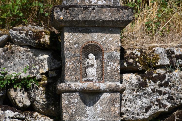 La croix de Moulin-Neuf