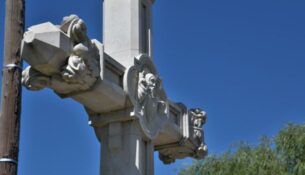 La croix de Moulins Engilbert