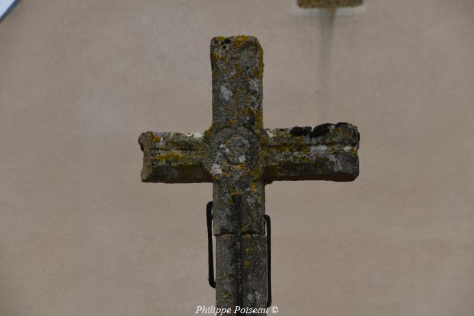 La croix de l'église de Moulinot