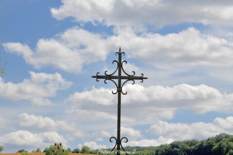 La croix du carrefour de " Les Chazeaux "