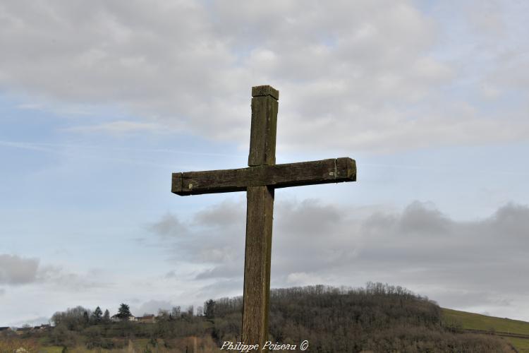 La croix du carrefour de Louvrault