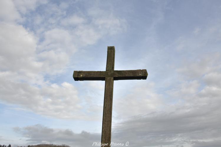 La croix du carrefour de Louvrault