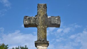 Croix du cimetière de Chalaux