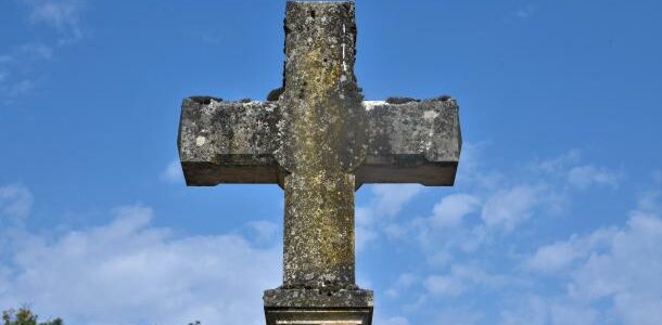 Croix du cimetière de Chalaux