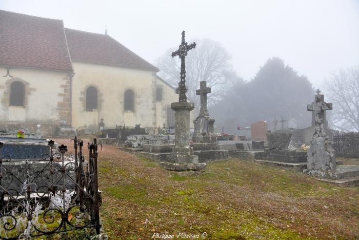 La croix du cimetière de Montenoison