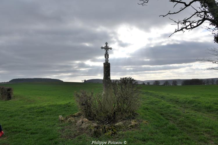 La croix du hameau de Flez un patrimoine