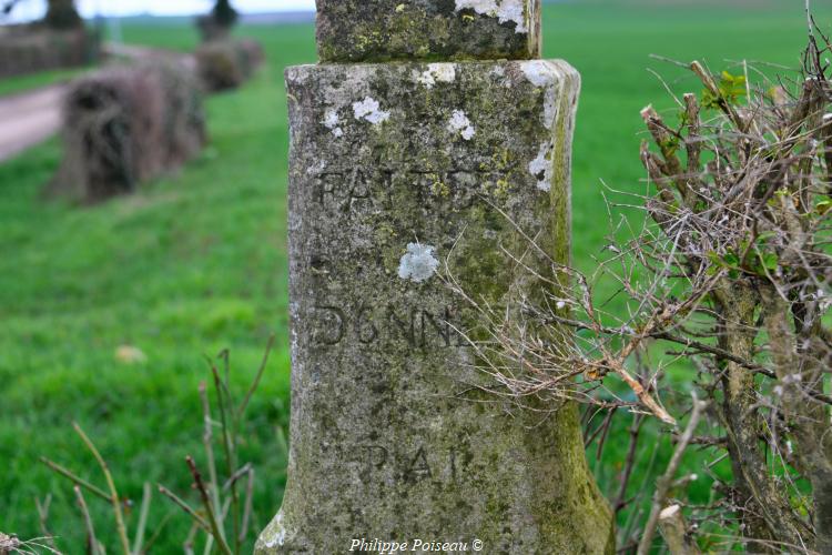 La croix du hameau de Flez