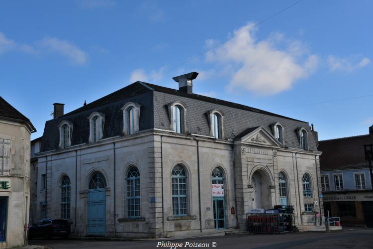 La halle d'Entrains sur Nohain