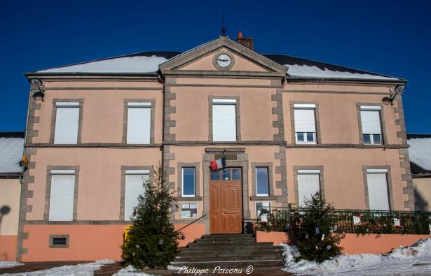 La mairie d’Arleuf un hôtel de ville