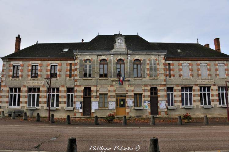 La mairie de Myennes un patrimoine