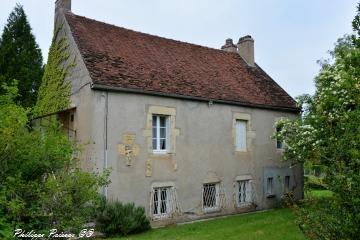 La maison aux sculptures de Rix Nièvre Passion