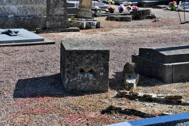 La pierre des morts de Vaux d’Amognes un patrimoine