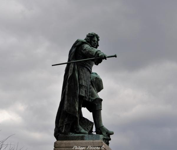 La statue Vauban de Saint-Léger-Vauban