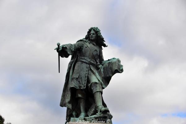 La statue Vauban de Saint-Léger-Vauban