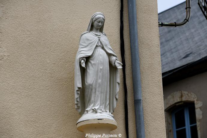 La vierge de Château Chinon