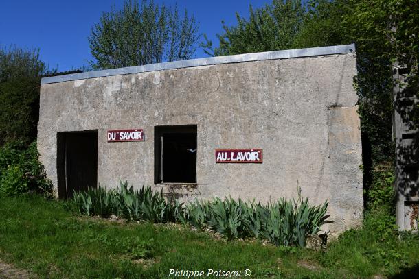 Lavoir couvert de Cungy