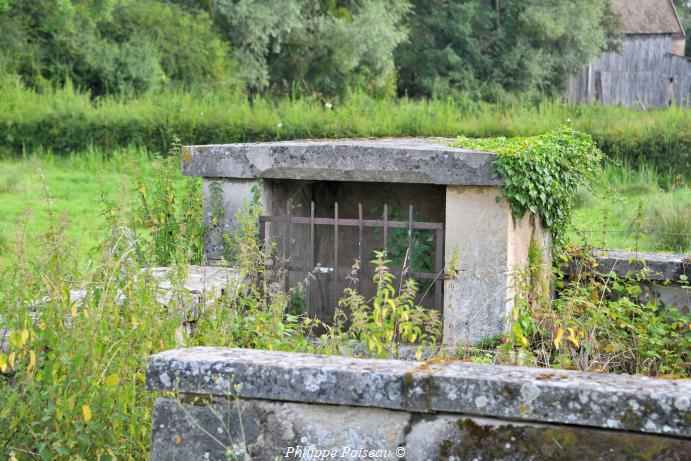 Lavoir du centre d'Héry