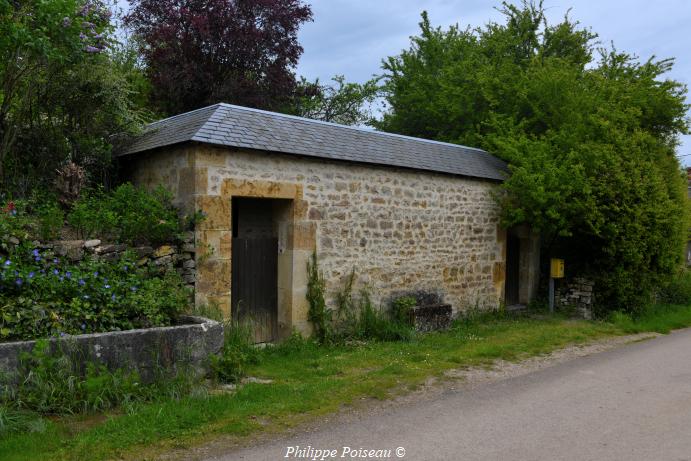 Le lavoir de Chalvron un beau patrimoine