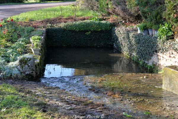 Petit lavoir de Corvol d'Embernard Nièvre Passion