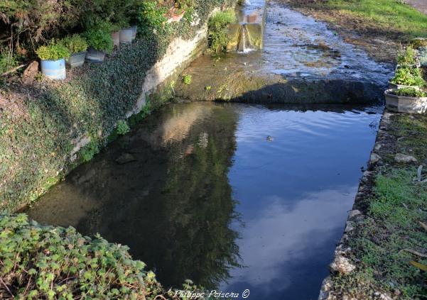 Petit lavoir de Corvol d'Embernard