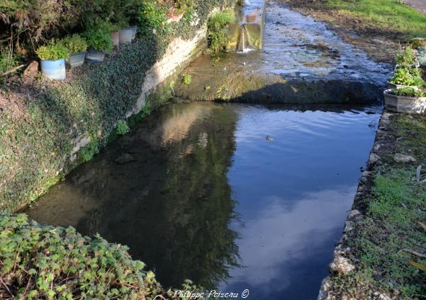 Petit lavoir de Corvol d'Embernard Nièvre Passion