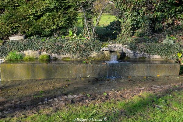 Petit lavoir de Corvol d'Embernard Nièvre Passion