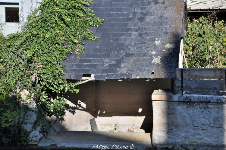 Lavoir privé quai du Nohain de Donzy