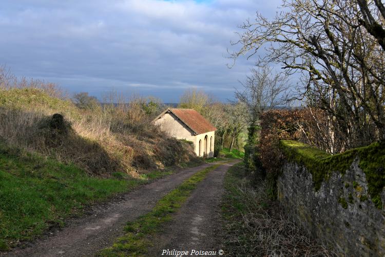 Lavoir de Fly un beau patrimoine