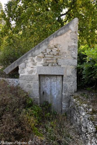 Petit lavoir de "La Villaine"