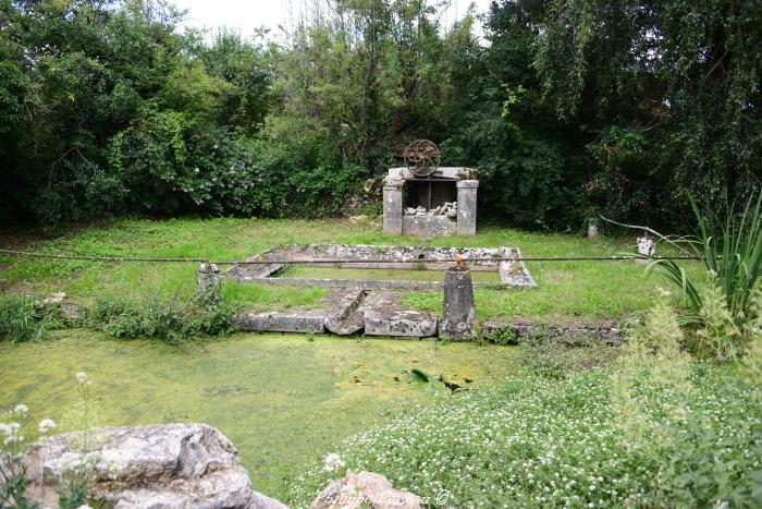 Lavoir du hameau de Laché