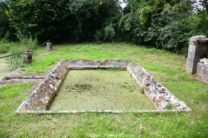 Lavoir du hameau de Laché