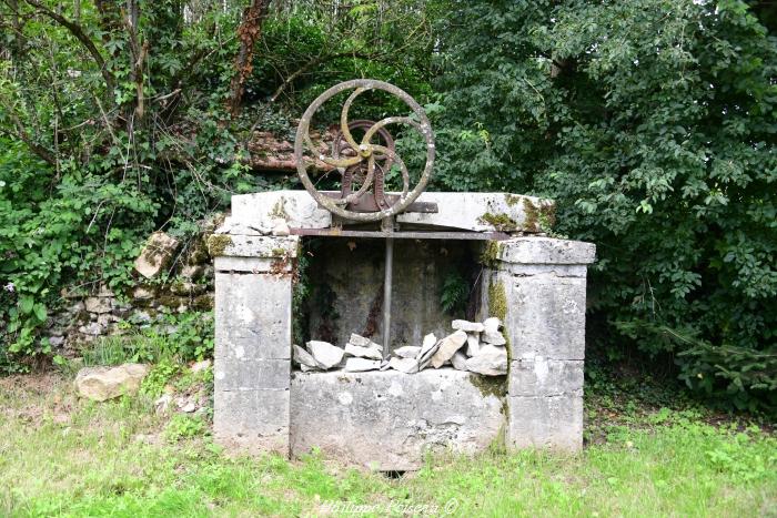 Lavoir du hameau de Laché