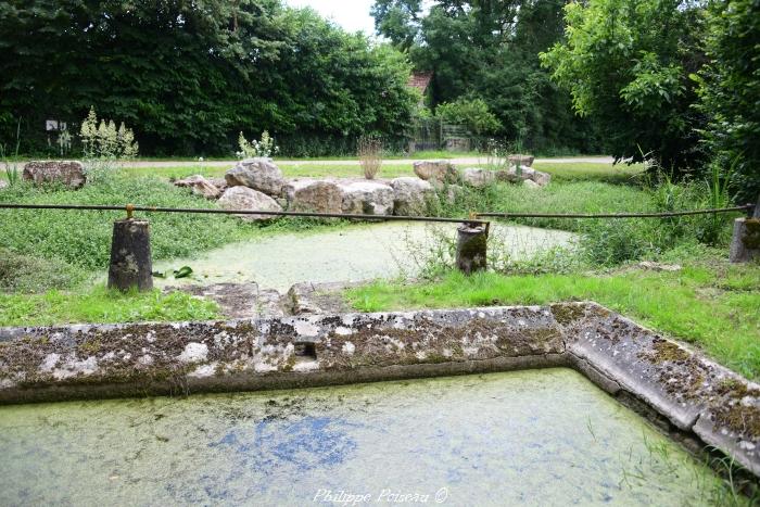 Lavoir du hameau de Laché